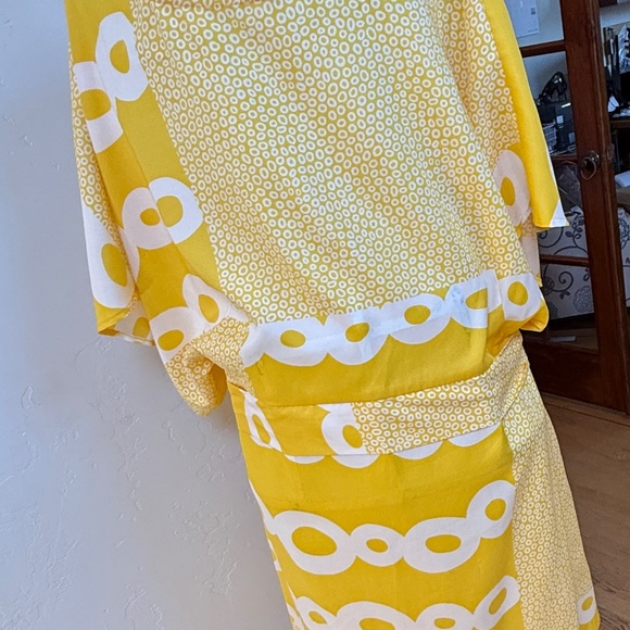 BCBG Max Azria - Picture 2 of 7